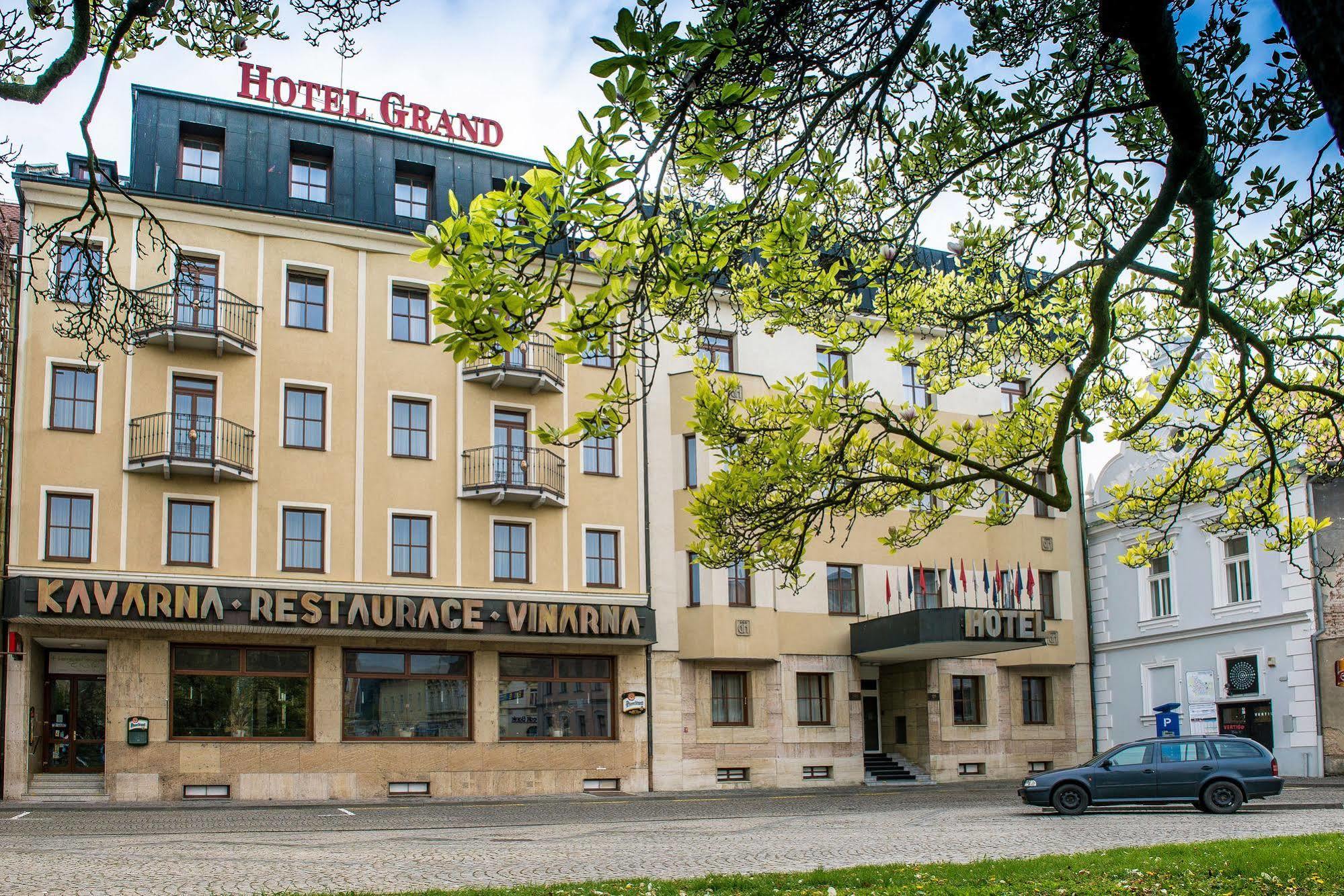 Hotel Grand Угерске-Градиште Экстерьер фото